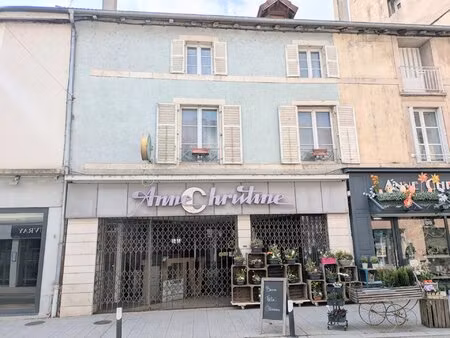immeuble: local commercial +appartement