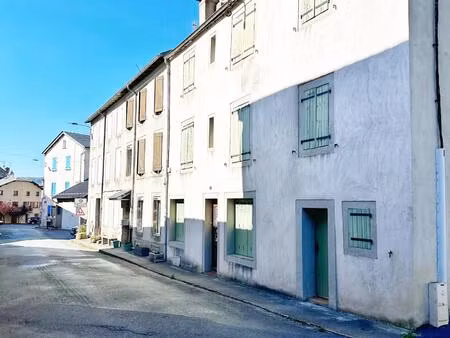 maison de caractère à brassac  à deux pas du château