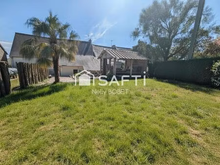 authenticité préservée pour cette maison en pierre à guignen