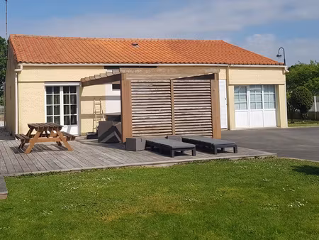 maison de plain pied  100 m2 habitable   3 chambres  797 m2