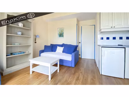 à vendre appartement 2 pièces avec belle hauteur sous plaf