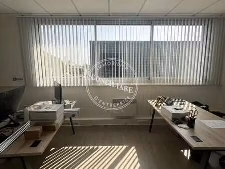 location bureaux 55 m²