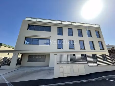 location bureaux 80 m²