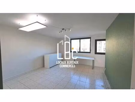location bureaux 64 m²