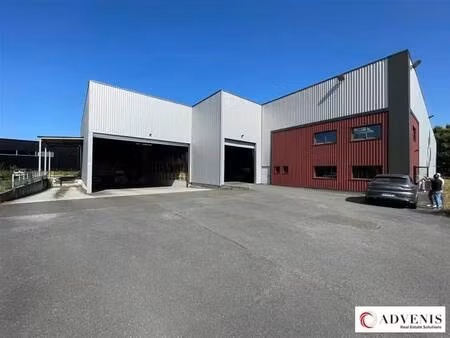 vente local d'activités 4 886 m²