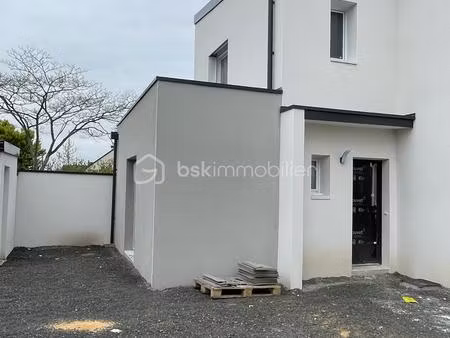 maison de 119 19 m² à les ponts-de-ce