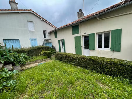 maison 2 pièces 51 m² à louer civray 86400 ? | era immobilier