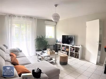 location appartement 3 pièces 61m² cahors 46000