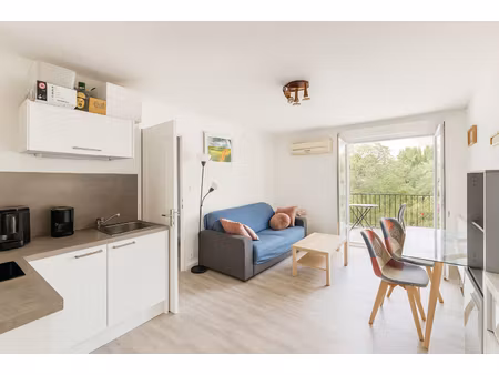 location appartement 2 pièces 32m² villeneuve les avignon 30400