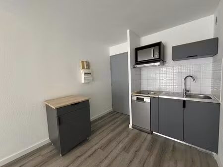 location appartement 2 pièces 34m² sete 34200
