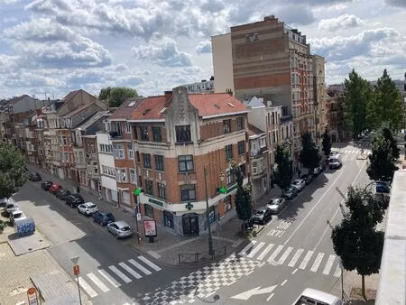 appartement te huur in schaarbeek met 1 slaapkamer