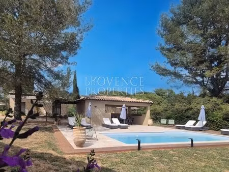 propriété d’exception à cotignac – villa avec 4 gîtes  piscine et fort potentiel locatif