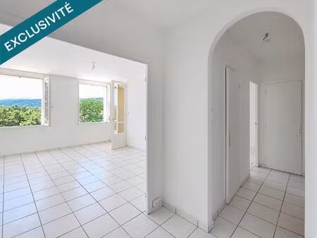 a saisir appartement avec ascensseur au coeur de aubenas