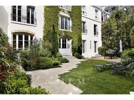 paris 16th district – a superb family home in a prime location with id 2886922744