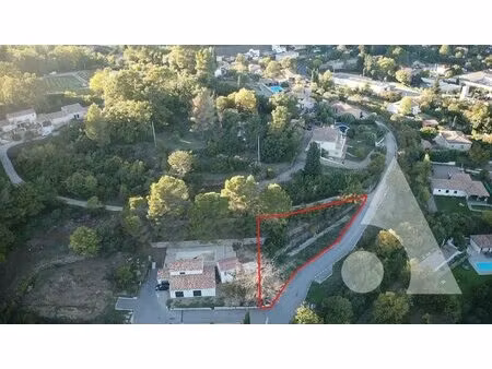 terrain viabilisé à draguignan  col de l'ange de 889m² lot 1  pour une maison de 133 35m²