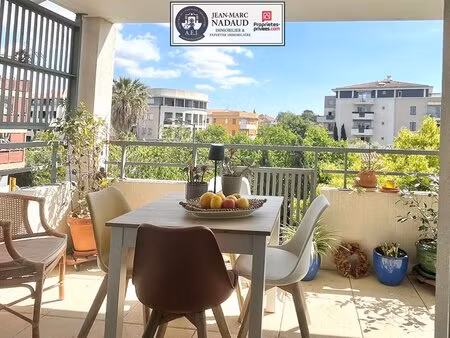 en exclusivité : appartement t2 récent avec terrasse et garage sans vis à vis