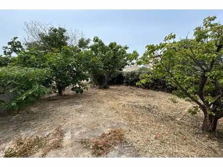 à vendre ? terrain constructible à roquebrune-sur-argens ? qua