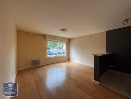 appartement à louer 1 pièce 29.79 m² - laval (53) - 430€