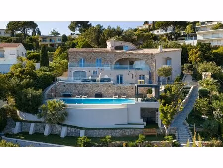 propriété de prestige vue mer panoramique à vendre clé en main aux issambres