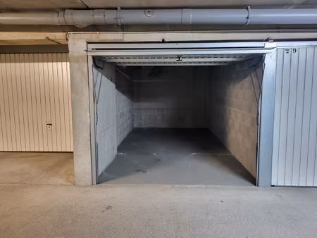 location parking neuville sur saone 69250