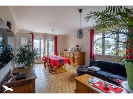 vente maison 5 pièces 172 m² à ruffec (16700)  161 250 €