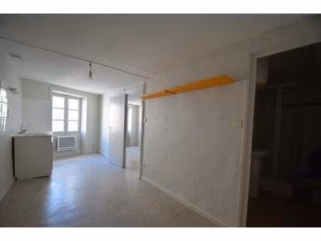 location appartement 2 pièces 27m² aubenas 07200