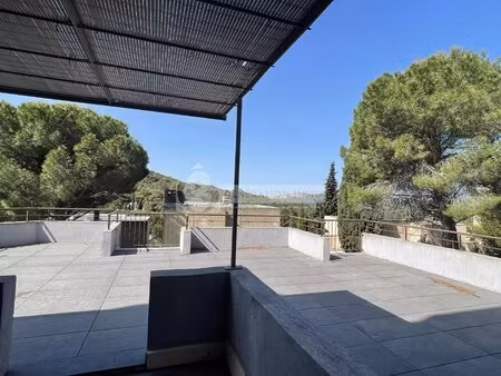 charmant appartement t2 au baux de provence. avec une vue exceptionnelle