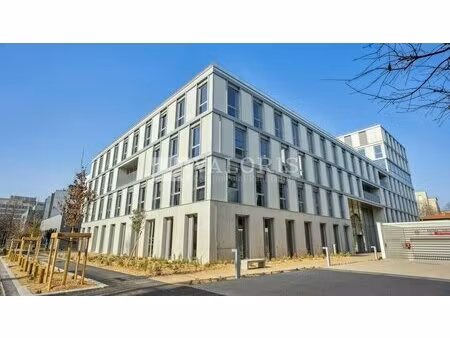 location local commercial 691m² lyon 8ème