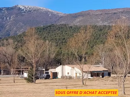 vente villa 4 pièces 159 m² à castellane (04120)  190 000 €