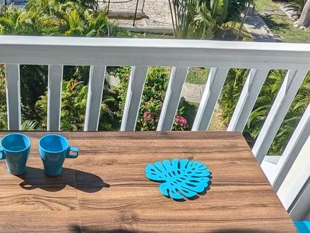 duplex vue marina et piscine