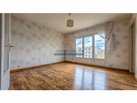 apparemment f4 70m2 + balcon + cave + parking