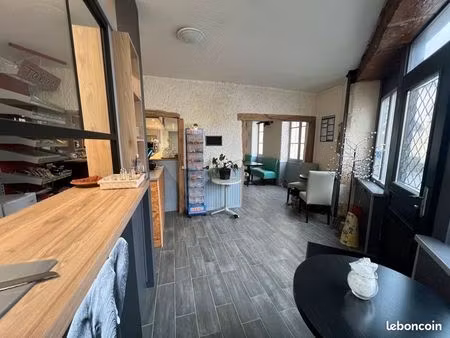 immeuble 5 pièces 310 m²
