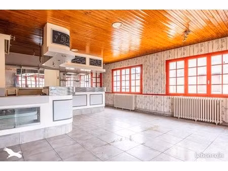 immeuble 250 m² saint pierre le vieux