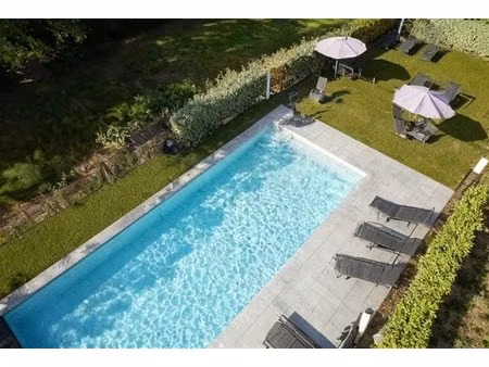 luxepenthouse met zwembadtoegang & 2 slaapkamers + bureel