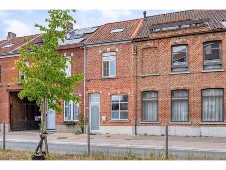 prachtig gerenoveerde gezinswoning op een toplocatie