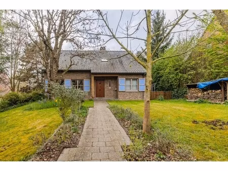 ruime vrijstaande woning gelegen in de prachtige jekervallei en net over de grens met kann