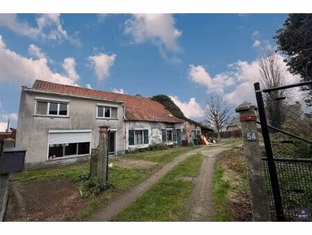 volledig te renoveren ob in hartje beveren !