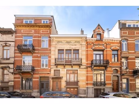 schaarbeek  woning te renoveren met potentieel