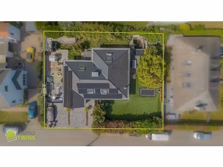 ruime en energiezuinige ob met garage  tuin en oprit te buggenhout.
