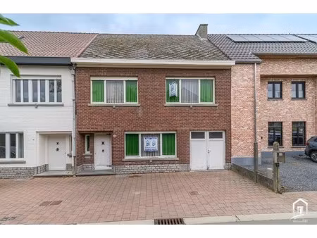 volledig te renoveren gezinswoning in het landelijke bambrugge
