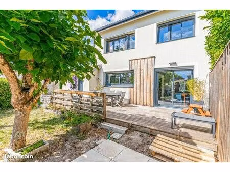 maison de ville 5 pièces 107 m²