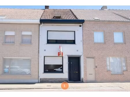instapklare stadswoning met 3 slaapkamers  ruime tuin en zijuitweg