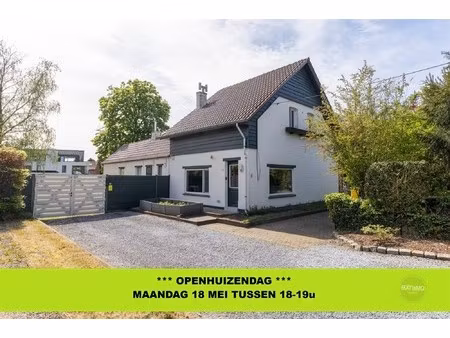 veelzijdige woning met bijgebouw (b&b/zorgwoning) in mol