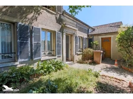 maison de ville 9 pièces 118 m²