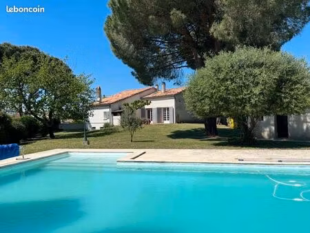 propriété 6 pièces 220 m²