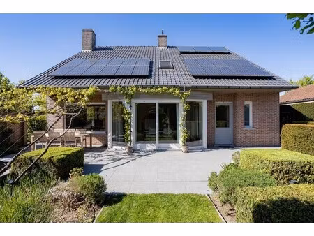 exclusieve villa met zuidgerichte tuin in residentieel jabbeke