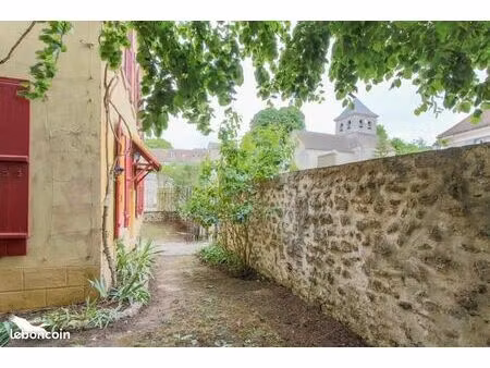 maison 8 pièces 222 m²