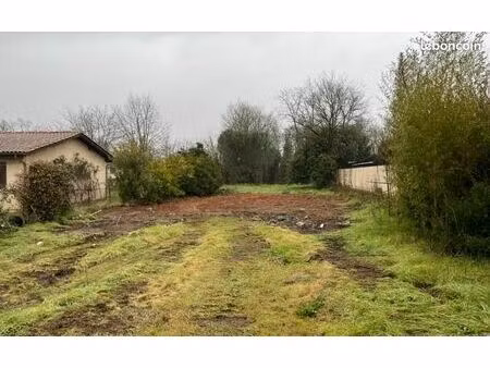terrain 1 019 m² abzac