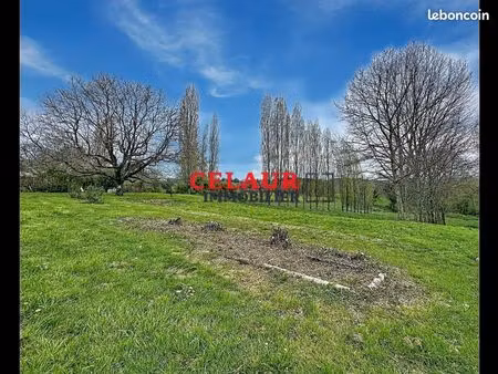 terrain 1 895 m² naves
