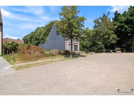 bouwgrond 540 m² (of 2 percelen van 270 m²)